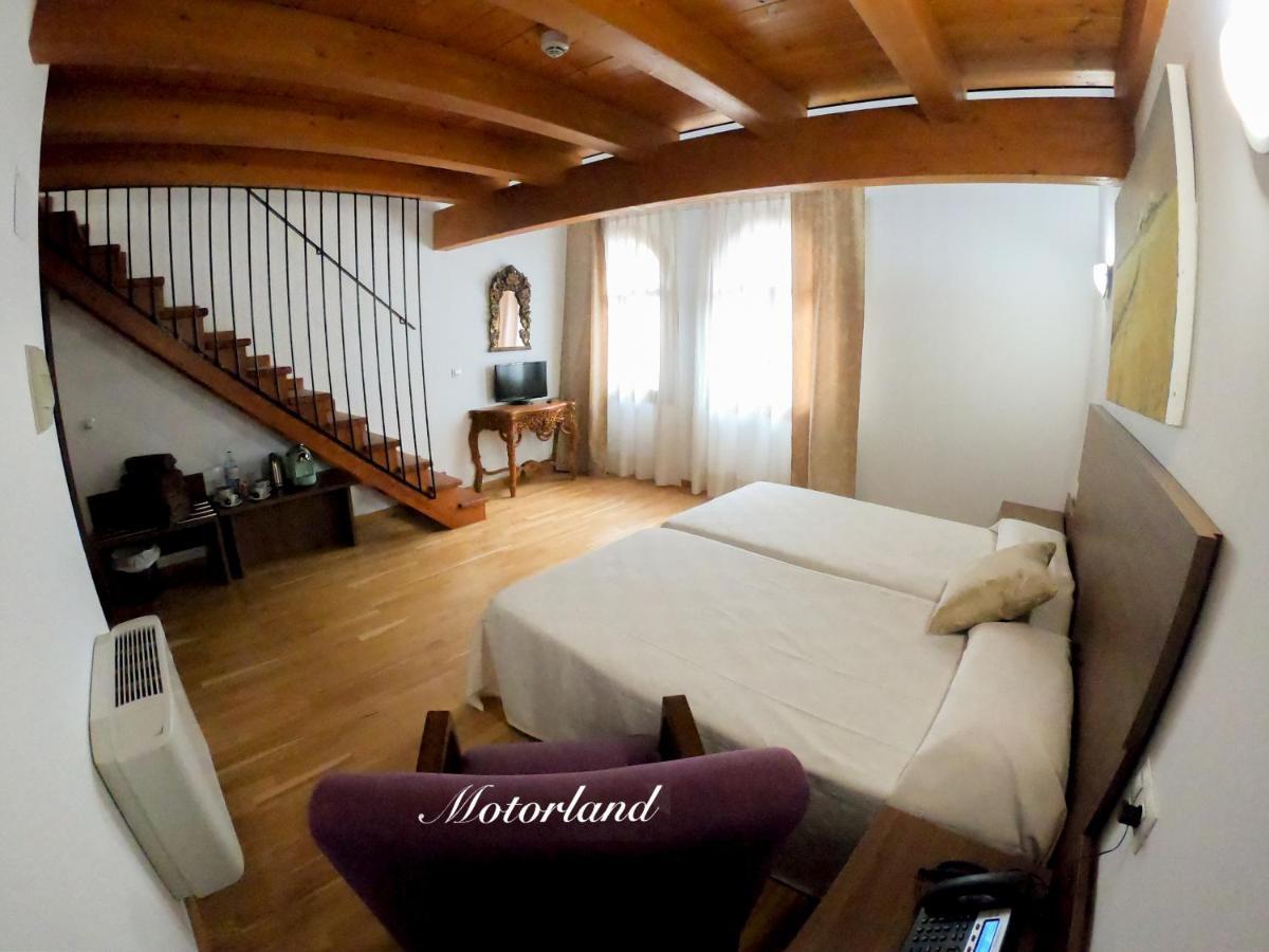 Hotel Baron Andilla Valdealgorfa Экстерьер фото