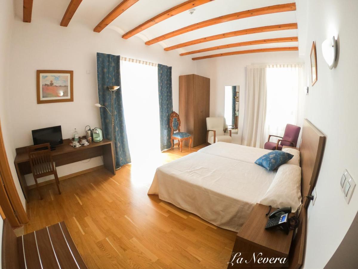 Hotel Baron Andilla Valdealgorfa Экстерьер фото